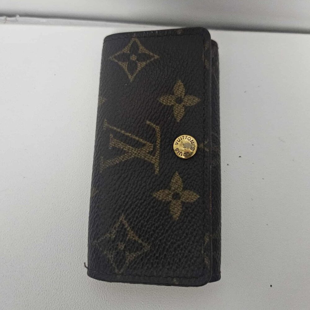 Louis Vuitton Multicles 4 Ring Key Case Holder Purse